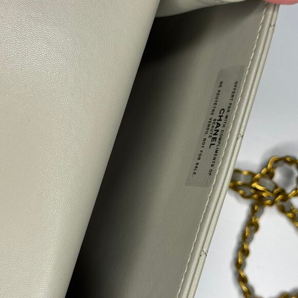 CHANEL  VIP gift bag. *GWP* - Picture 4 of 4